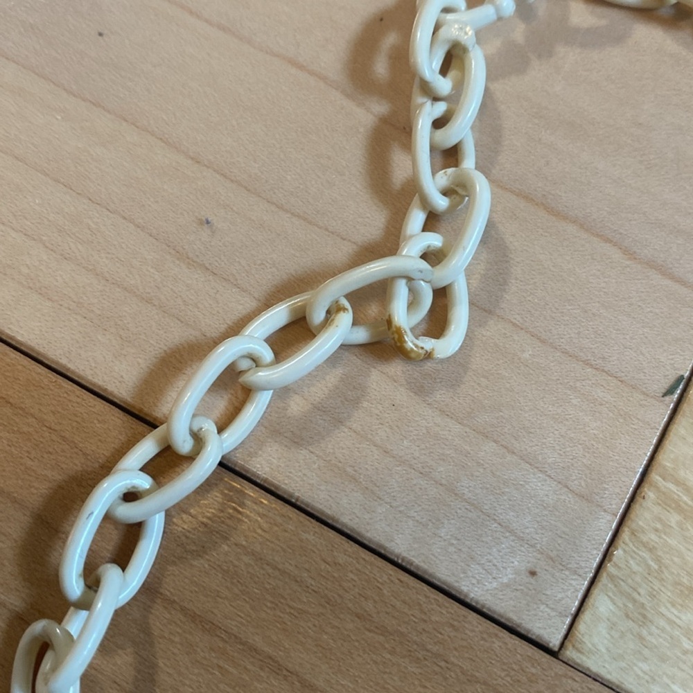 Vintage Lacey leaf Necklace - Picture 8 of 8